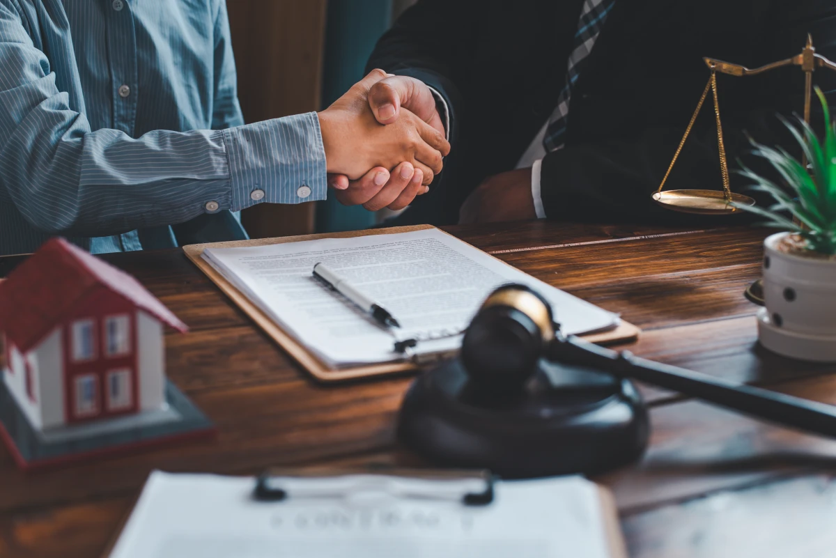 Les recours juridiques en cas de litige immobilier : Comprendre et agir efficacement